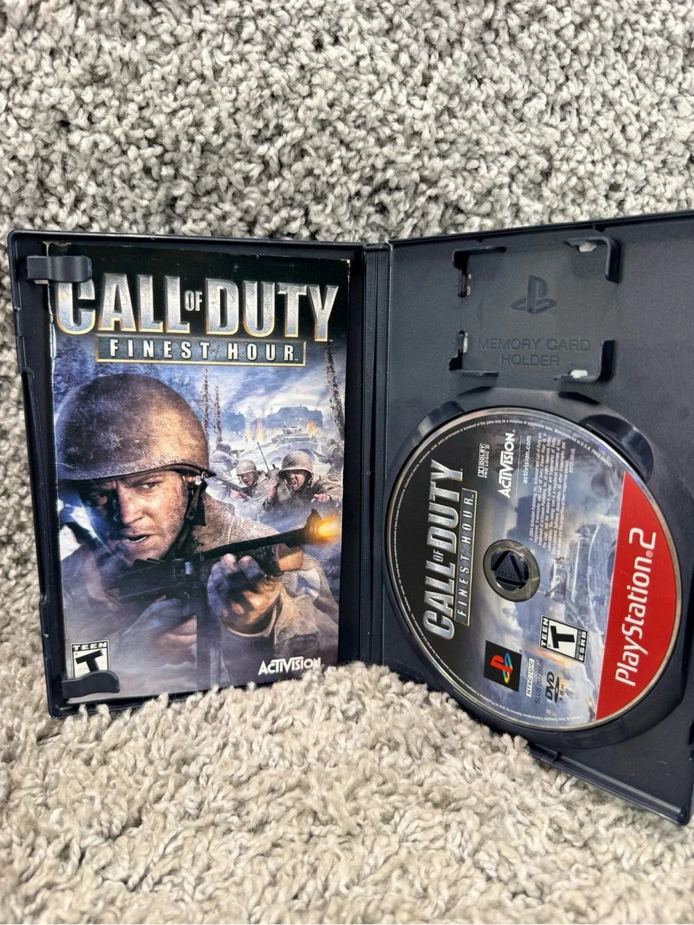Call of Duty: Finest Hour (PlayStation 2) - Black and Red Cover